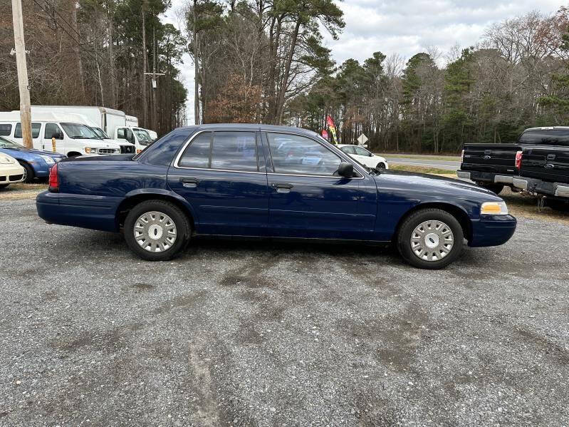 2004 Ford Crown Victoria null photo 6