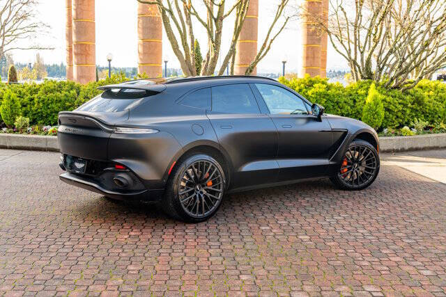 2022 Aston Martin DBX