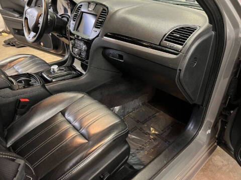 2017 Chrysler 300