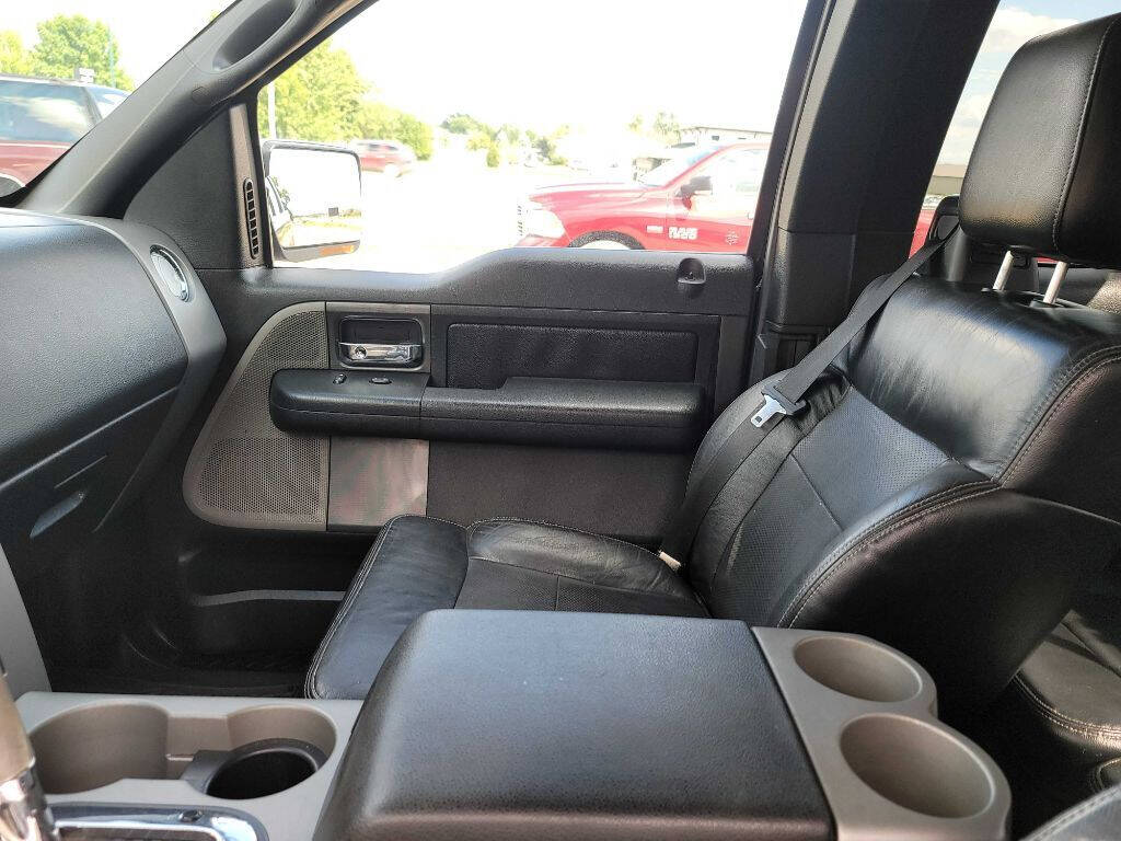 2004 Ford F-150 33