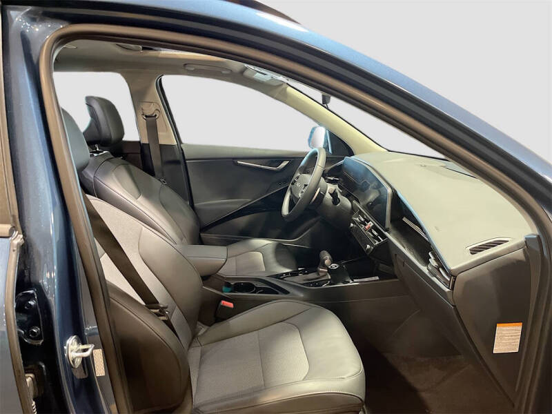 2024 Kia Niro EX Touring