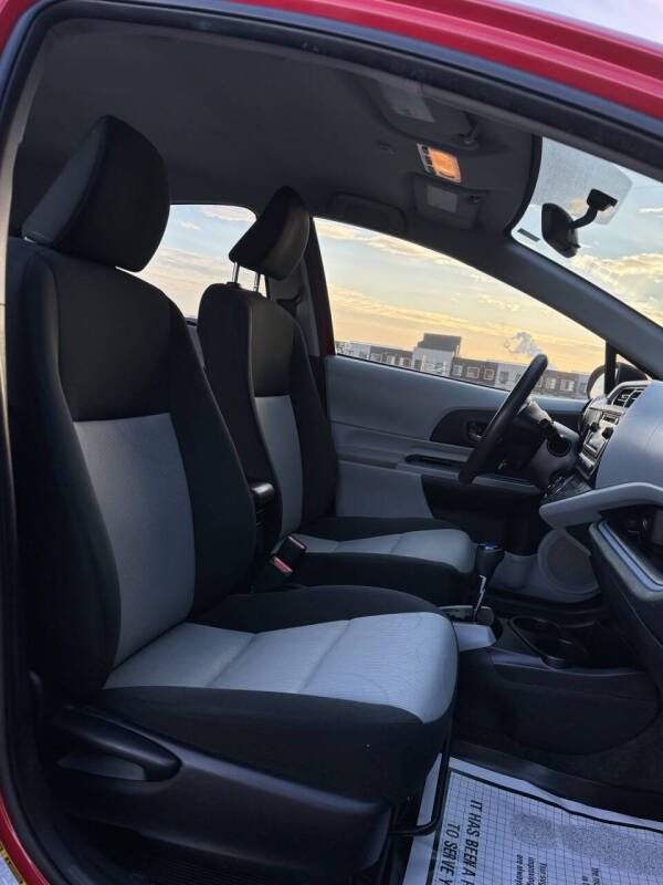 2012 Toyota Prius c Two