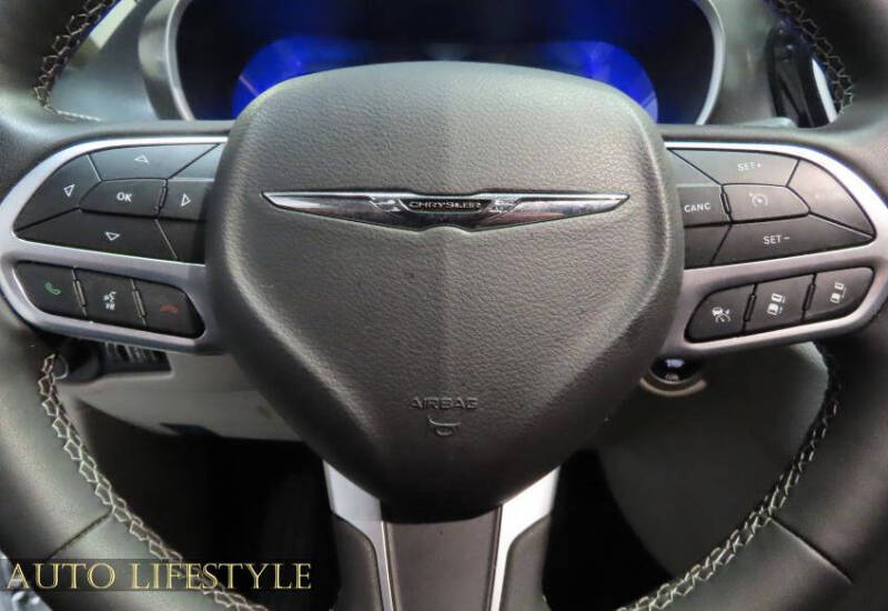 2024 Chrysler Pacifica Plug-In Hybrid S Appearance