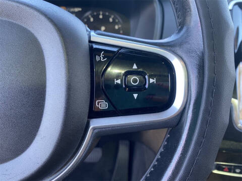 2018 Volvo XC90 T6 Momentum