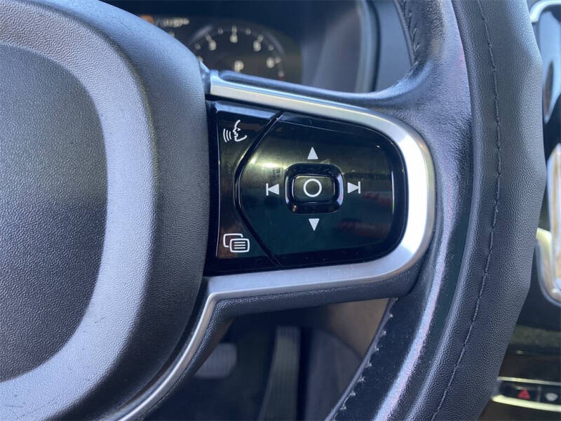 2018 Volvo XC90 T6 Momentum