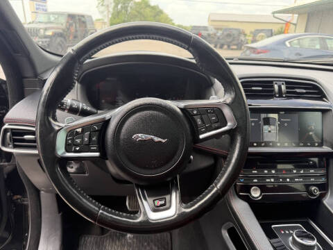 2018 Jaguar F-PACE S