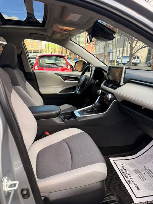 2019 Toyota RAV4 Hybrid XLE