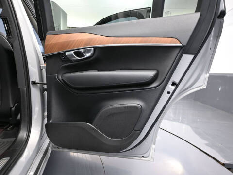 2024 Volvo XC90 B5 Plus Bright Theme