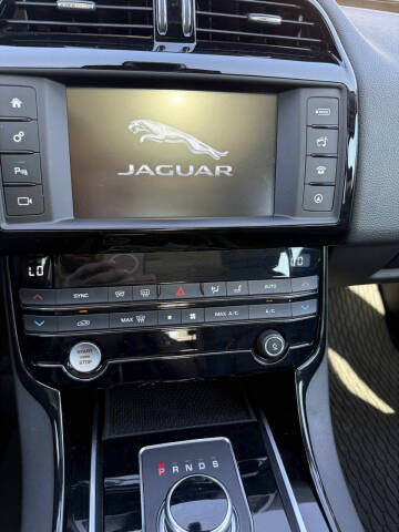 2017 Jaguar XE 35t Premium