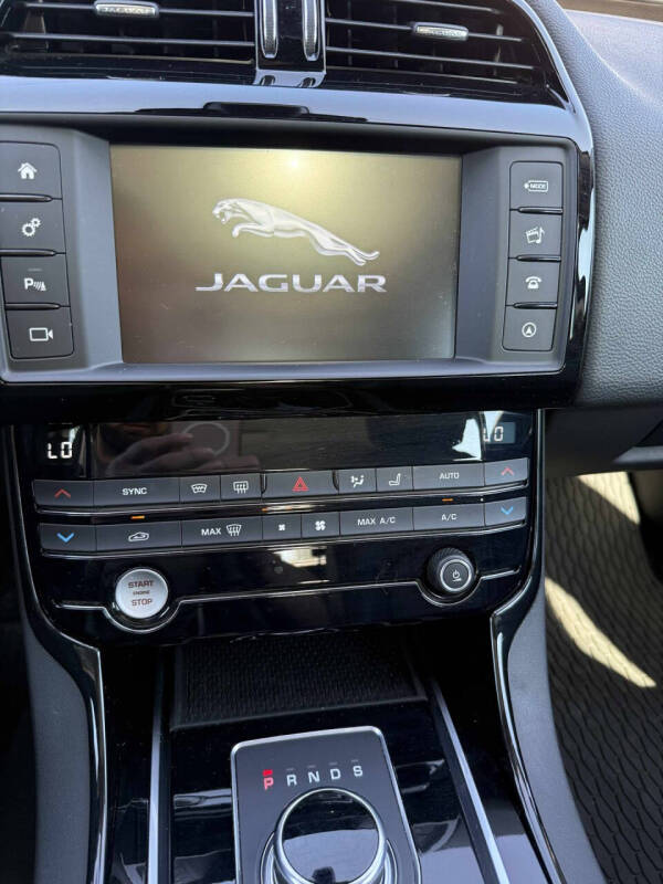 2017 Jaguar XE 35t Premium