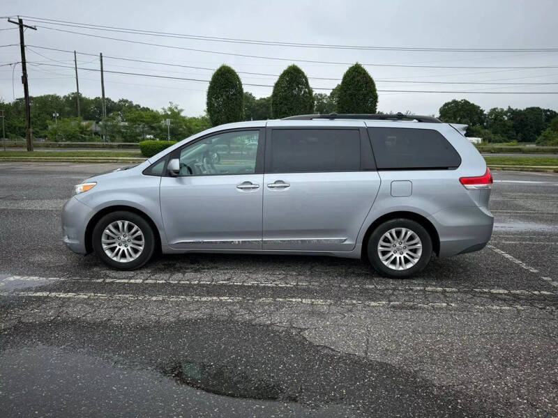 2011 Toyota Sienna XLE 8-Passenger