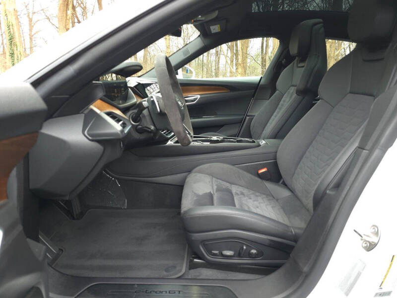 2022 Audi e-tron GT quattro Premium Plus