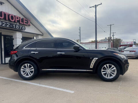 2017 Infiniti QX70