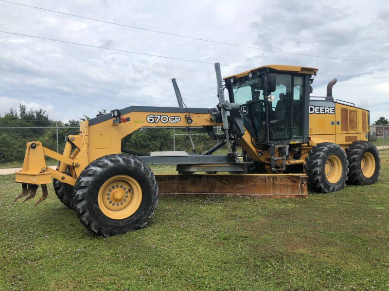 2011 John Deere 670 GP MOTOR GRADER for sale at S & N AUTO LOCATORS INC in Lake Placid FL