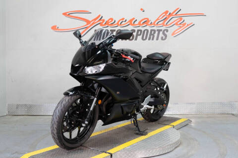 2023 Yamaha YZF-R3 ABS
