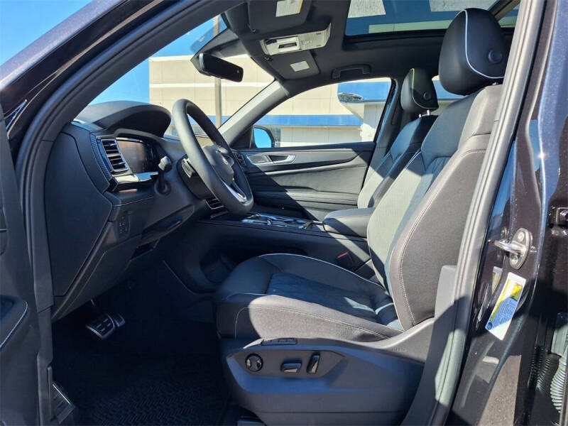 2026 Volkswagen Atlas Cross Sport SEL Premium R-Line 4Motion