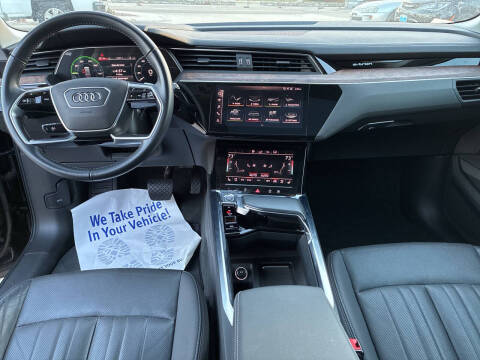 2019 Audi e-tron quattro Premium Plus