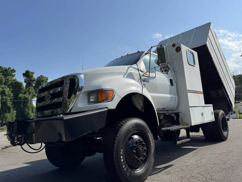 2005 Ford F-750's photo