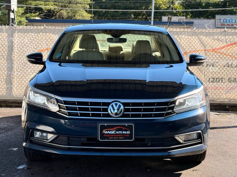 2018 Volkswagen Passat 2.0T SEL Premium