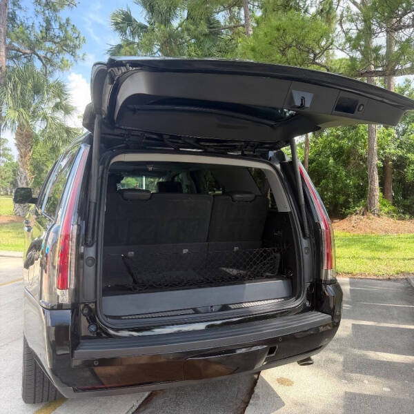 2017 Cadillac Escalade Luxury