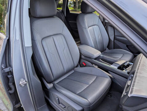 2021 Audi e-tron quattro Premium