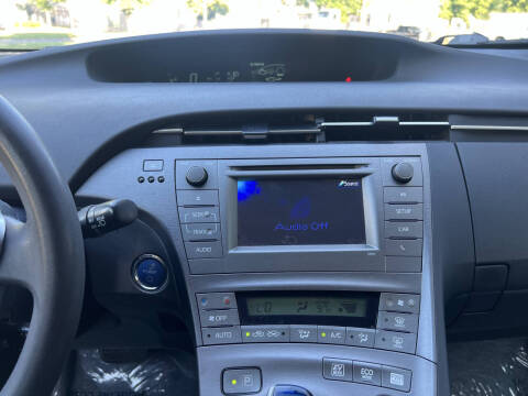 2012 Toyota Prius Two