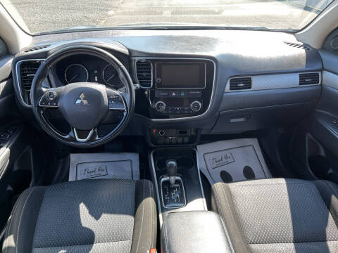 2017 Mitsubishi Outlander SE