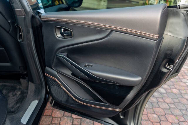 2022 Aston Martin DBX