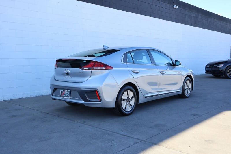 2021 Hyundai Ioniq Hybrid SE