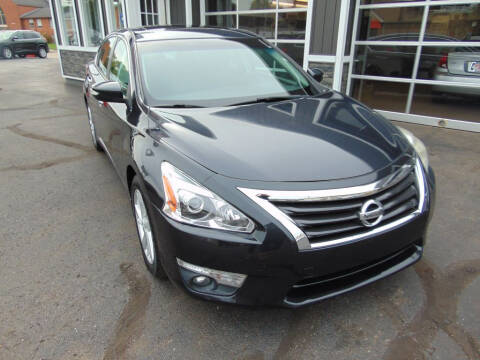 2013 Nissan Altima for sale at Akron Auto Sales in Akron OH