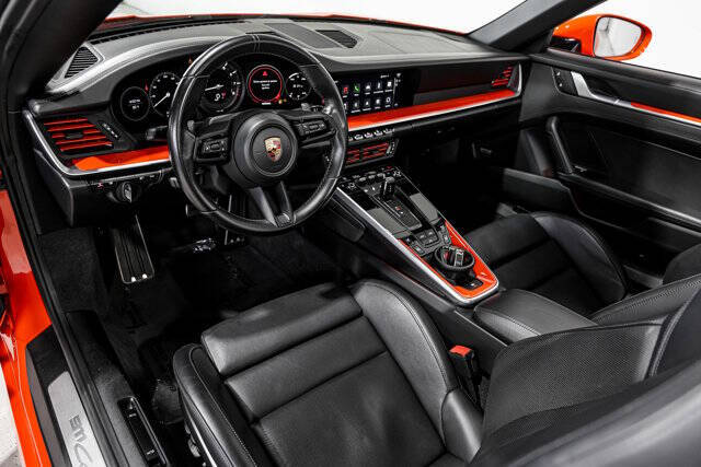 2022 Porsche 911 Carrera