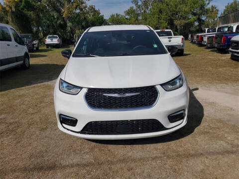 2024 Chrysler Pacifica Touring