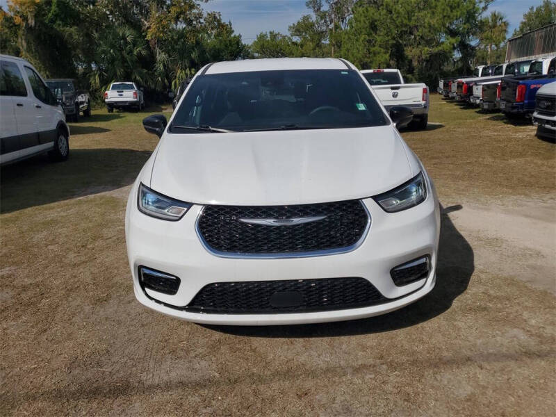 2024 Chrysler Pacifica Touring