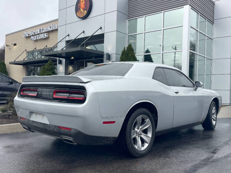 2021 Dodge Challenger SXT