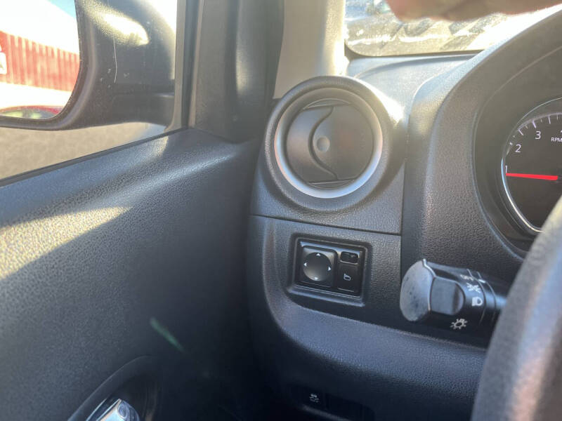 2016 Nissan Versa 1.6 SV