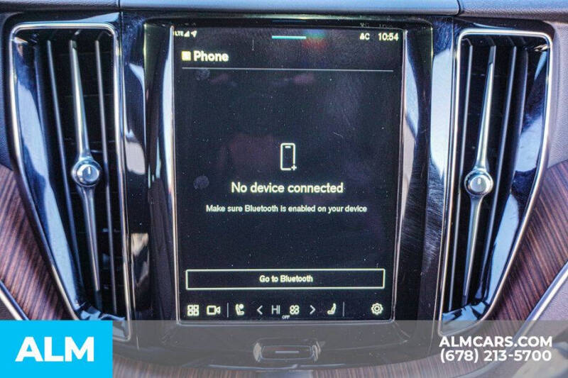 2024 Volvo XC60 Recharge T8 Plus Dark Theme