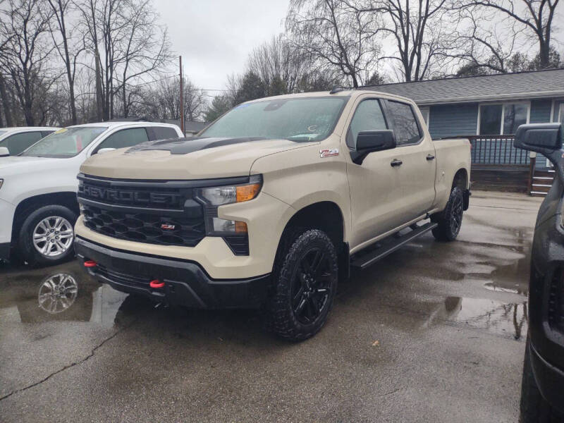 2022 Chevrolet Silverado 1500 for sale at Dave's Car Corner in Hartford City IN