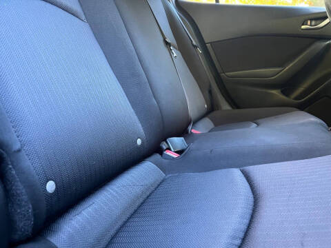 2016 Mazda MAZDA3 i Sport