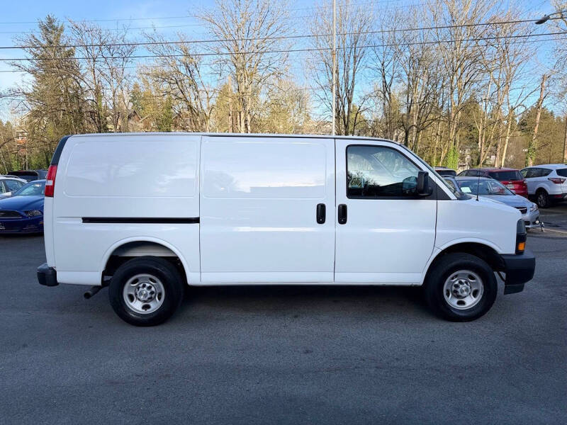 2025 Chevrolet Express 2500