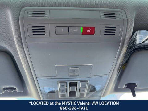 2025 Volkswagen Taos SE Black 4Motion