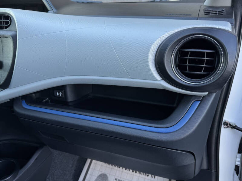 2012 Toyota Prius c Three