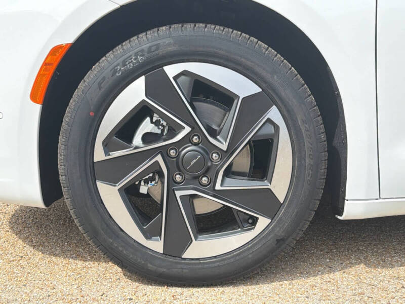 2027 Chrysler Pacifica Limited