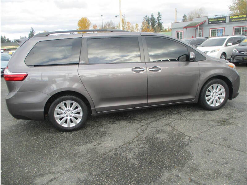 2015 Toyota Sienna Limited Premium 7-Passenger