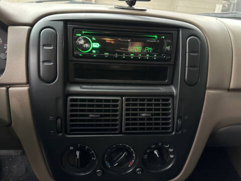 2002 Ford Explorer XLS