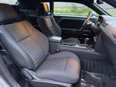 2012 Dodge Challenger SXT