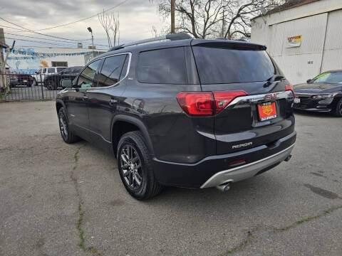 2017 GMC Acadia SLT-1