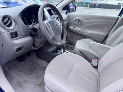 2015 Nissan Versa 1.6 SV