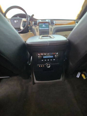 2013 Cadillac Escalade Platinum Edition