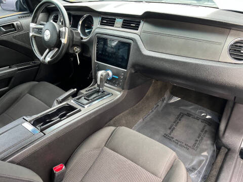 2014 Ford Mustang V6