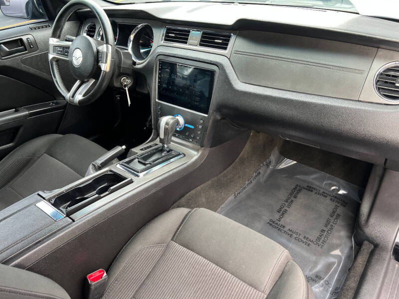 2014 Ford Mustang V6